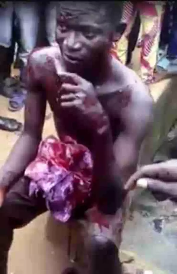 Child Kidnapper Caught In Lagos, Beaten To Pulp & Almost Burnt By Mob (Photos, Video)